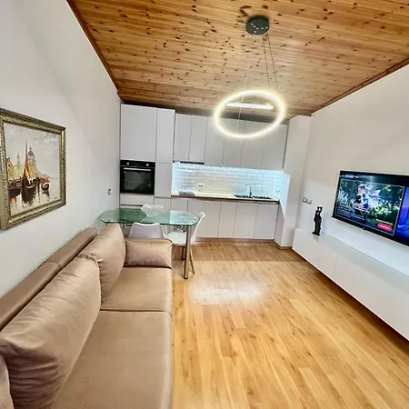 Soer - Center, Veranda & Comfort דירה טיראנה